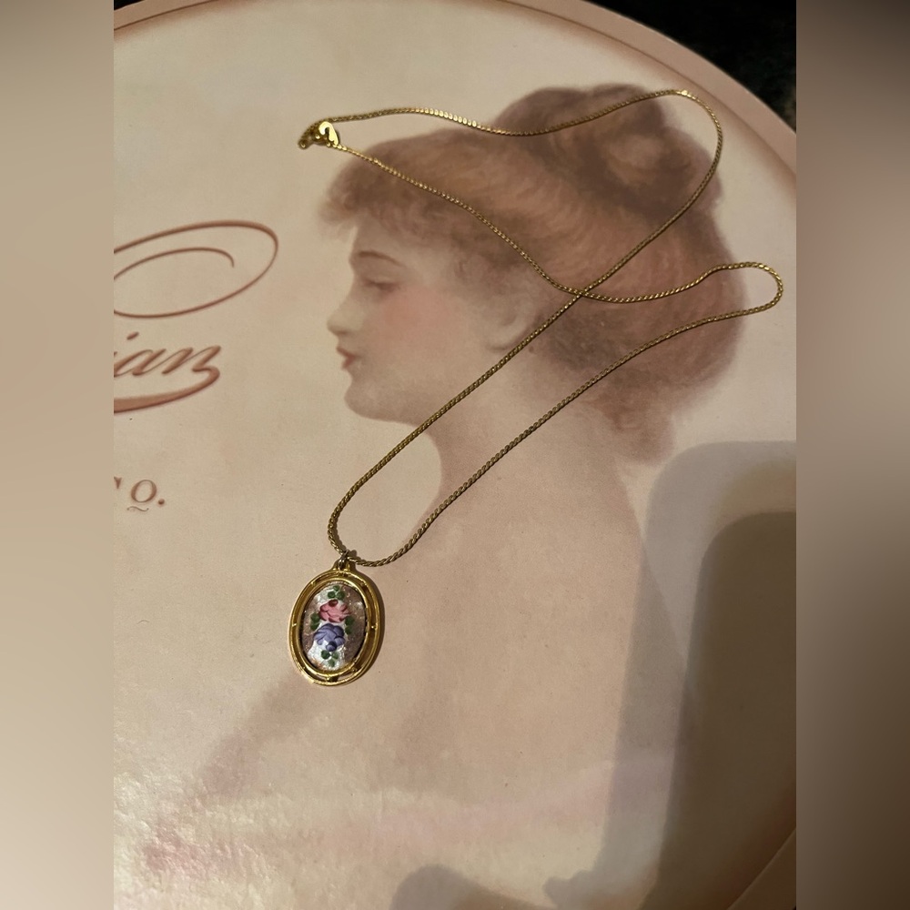 Gold Floral Pendant Necklace - Picture 3 of 5
